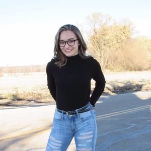 Meet your Posher, Hallie